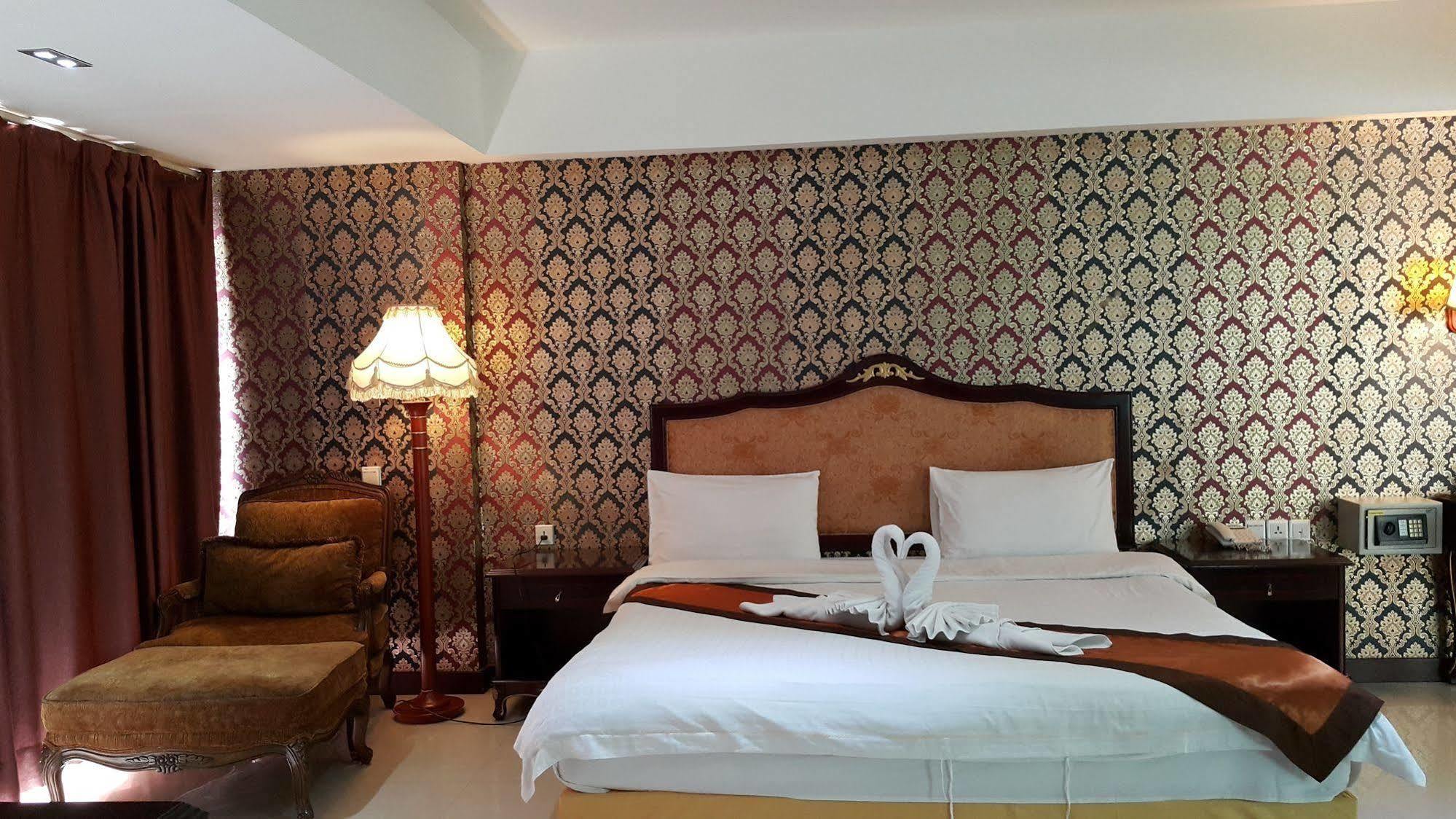 The Privi Suites Паттайя Экстерьер фото